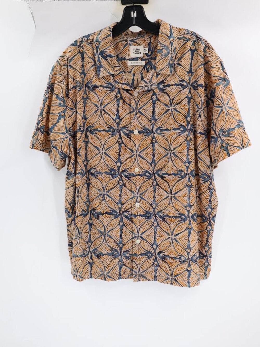 Flint & Tinder camp Shirt Mens XL Classic Fit Button Up Short Sleeve loop Collar